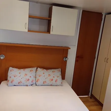 Kamp Dina Camping *