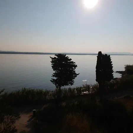 Kamp Dina Tkon